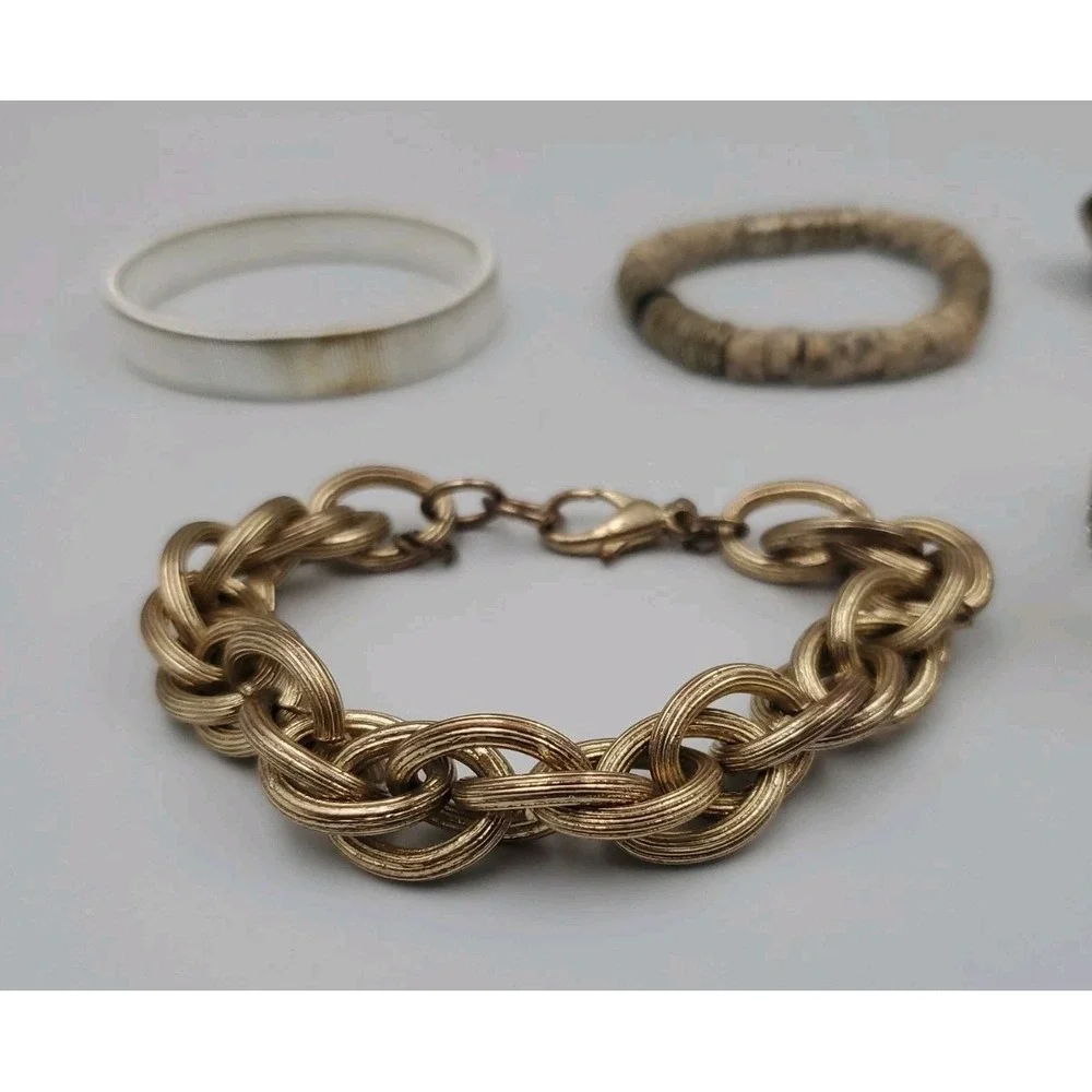Lot‎ Of 5 Fashion Bracelets Beads Gold Silver Tone Chunky Some Stretchy Variety